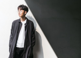 陈鸿宇照片,光影交织下的音乐诗人