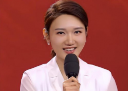 央视女主持人龙洋照片